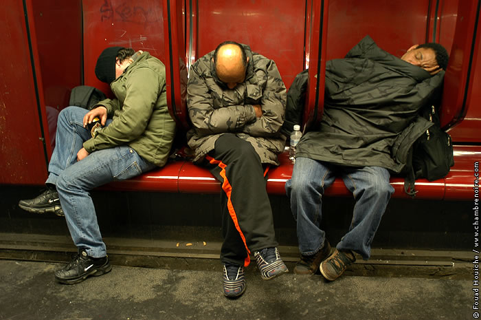 Dormir dans le métro