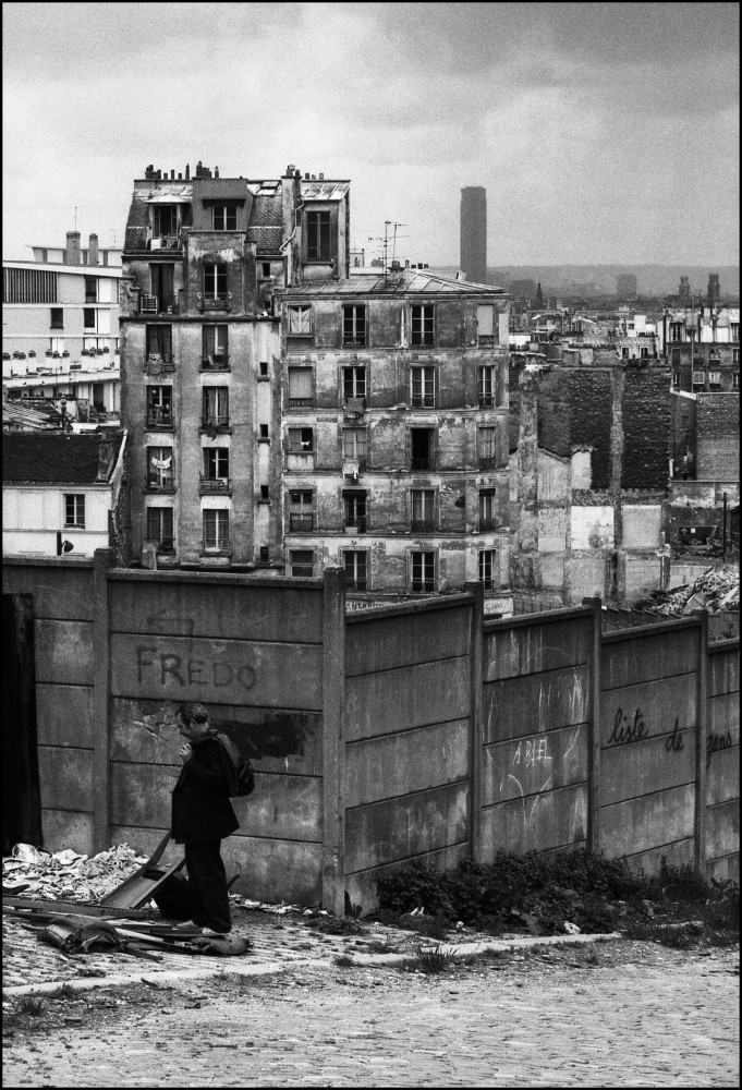 Homme seul rue Vilin Paris pour toujours Michel Sfez Chambre