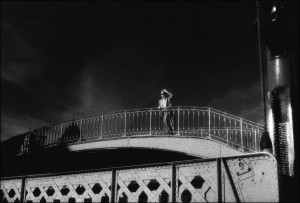 Homme au chapeau sur le pont de Crimée