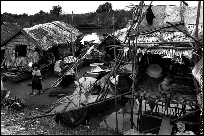 Pêcheurs sur le Tonlé-Sap